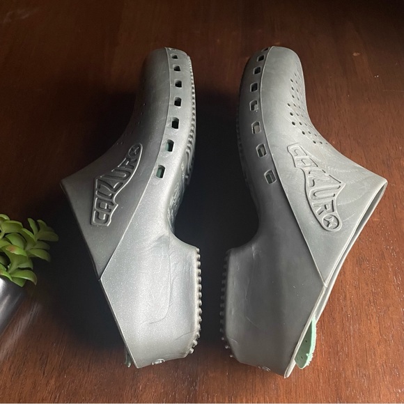 Calzuro Gray Clogs With Holes Size 40-41/Women 10-11 - Picture 6 of 13